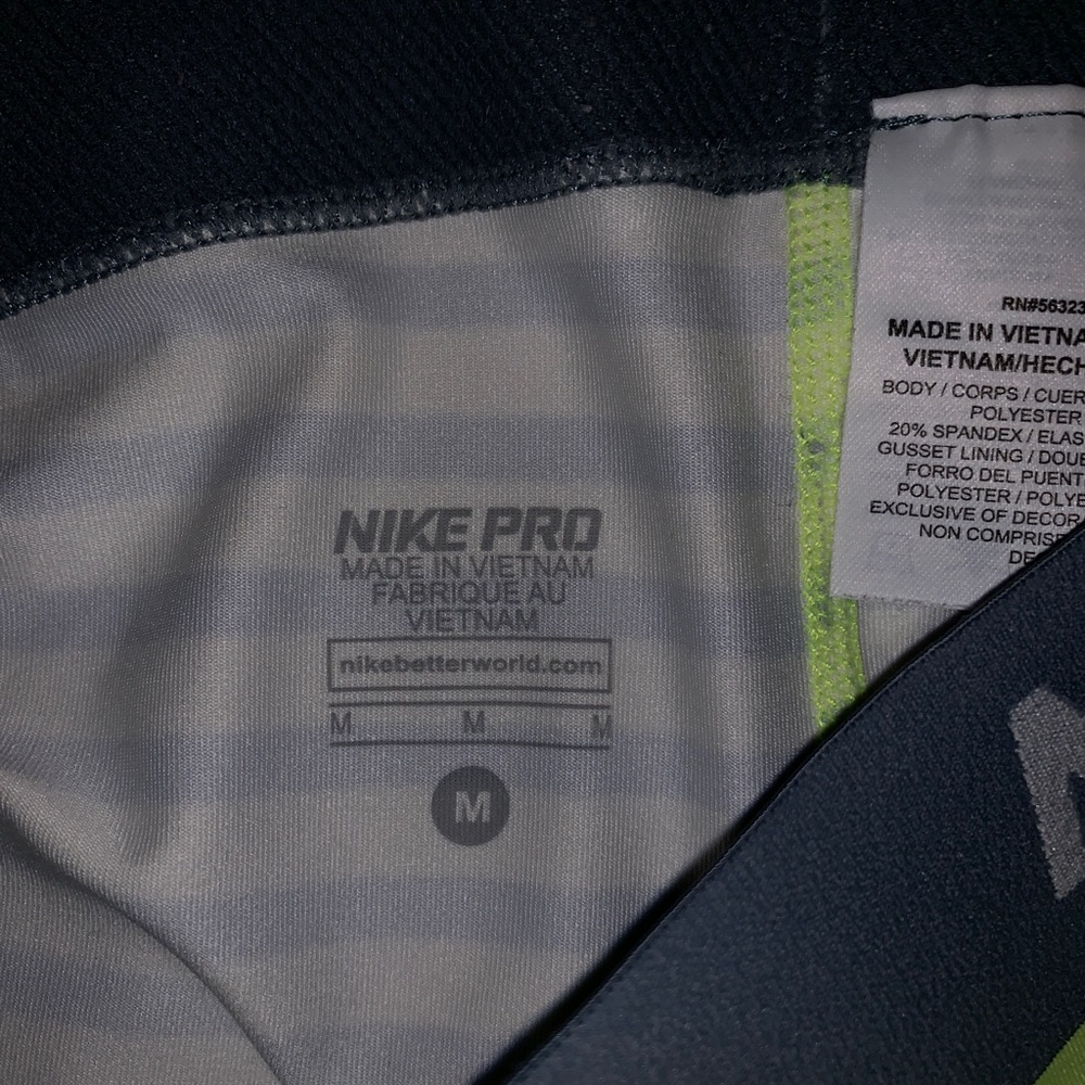 Nike Pros - Picture 3 of 3
